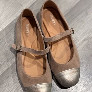 Born Women's Tan and Silver Suede Flats